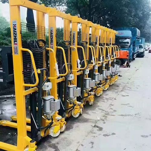 电手动装卸叉车2T